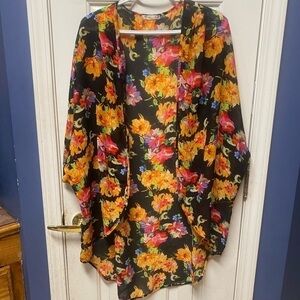 Teenbell Lightweight Floral Cardigan open front multicolor flowers short aleeve